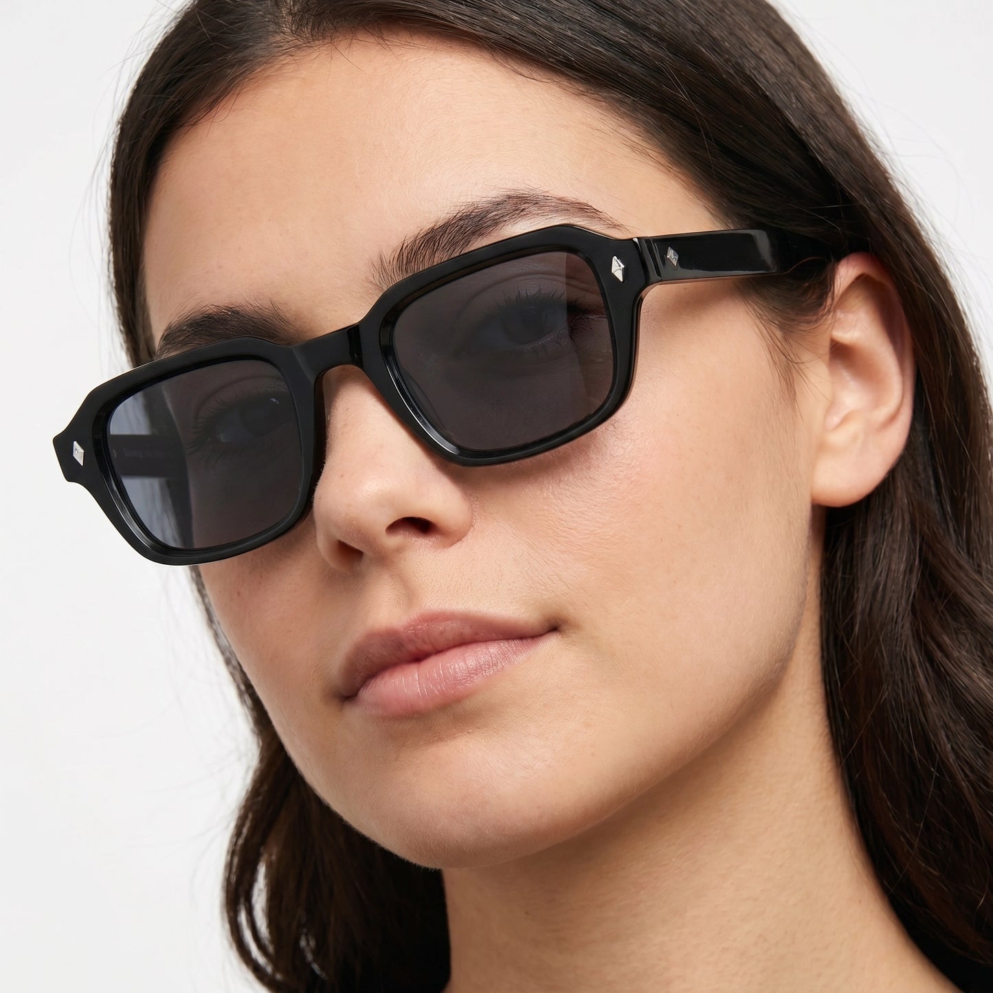 Madera Capri — Onyx Black